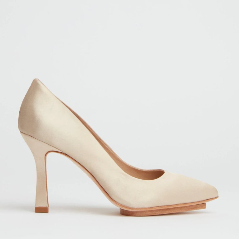 Brand New Salone Monet Anita McCullough Satin Pump
